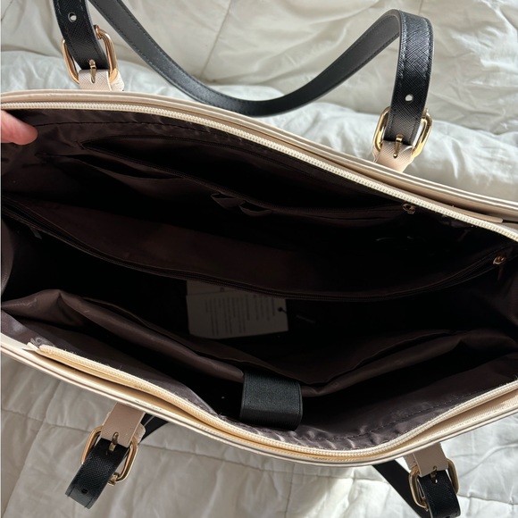 Classy work tote! - Picture 2 of 6